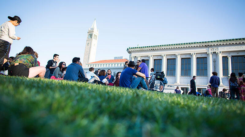 Image of Memorial Glade with students on the lawn